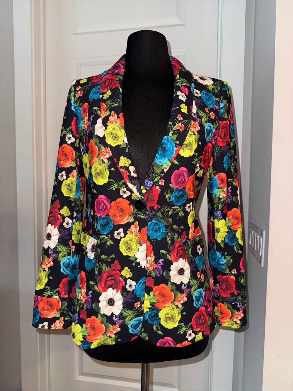 NEW Alice + Olivia Black Blazer with Multicolor Floral Print SZ 0